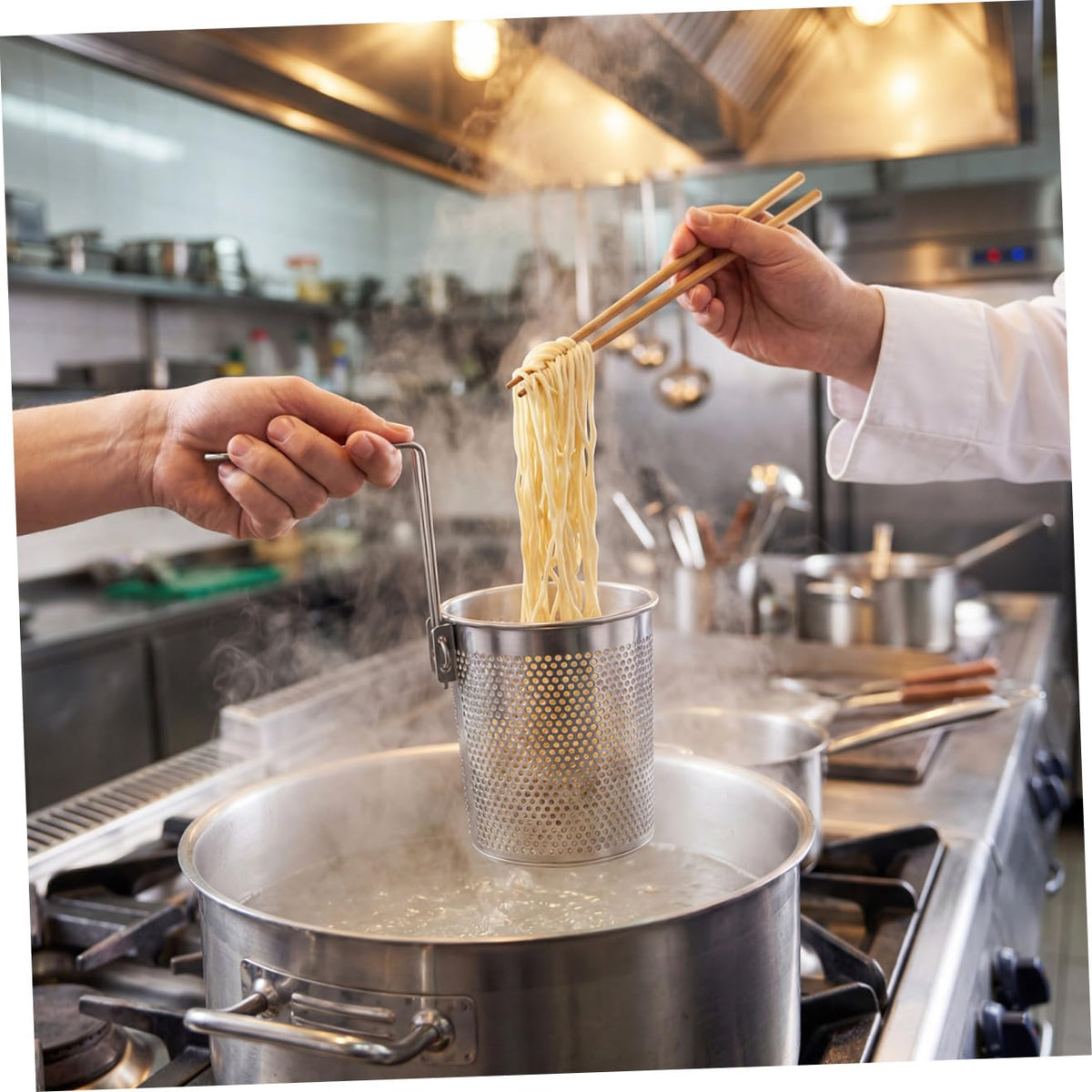Stainless Steel Noodle Sieve with Handle B45232